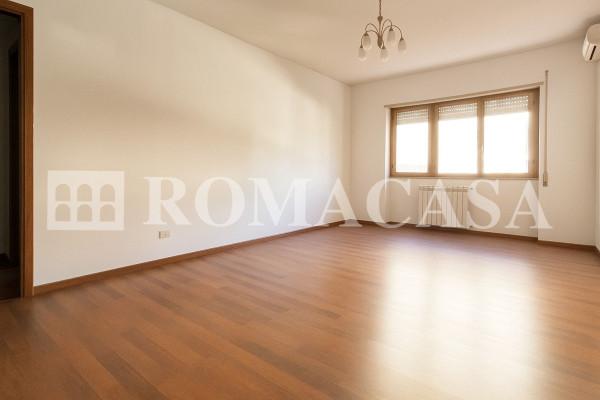 appartamento in vendita a Roma in zona Giuliano Dalmata