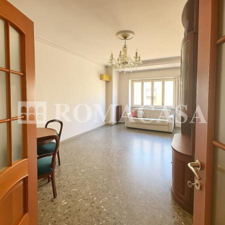 appartamento in vendita a Roma in zona Ostiense