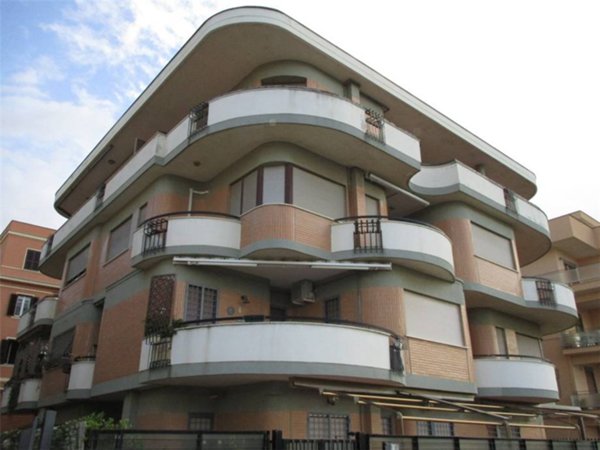 appartamento in vendita a Roma in zona Ostia