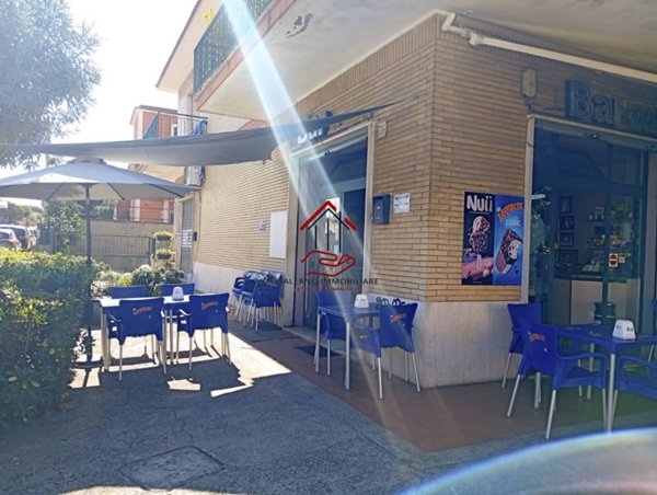 negozio in vendita a Roma in zona Acilia