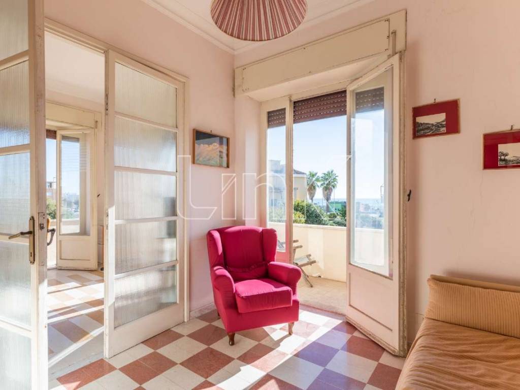 appartamento in vendita a Roma in zona Ostia