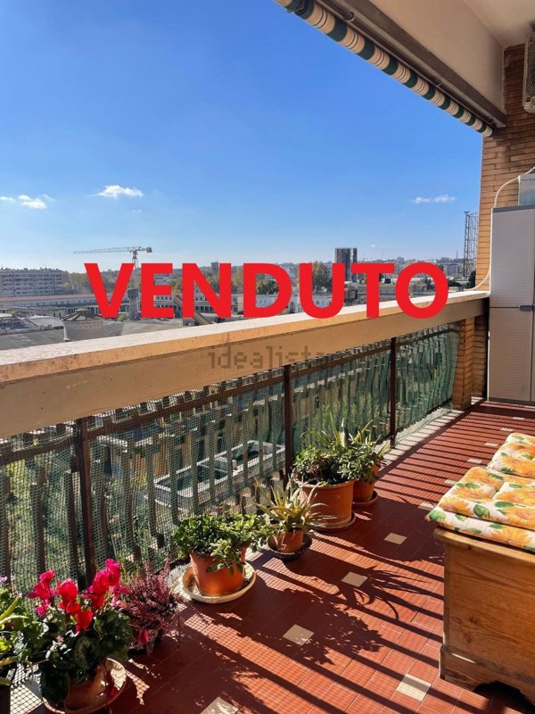 appartamento in vendita a Roma in zona Ostiense