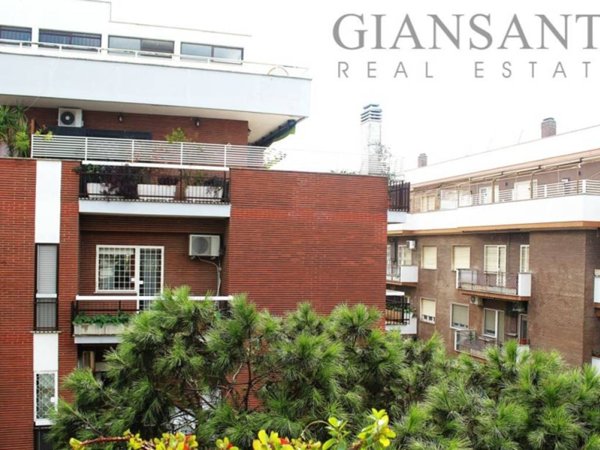 appartamento in vendita a Roma in zona Ostia