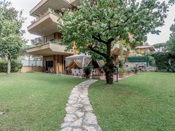 appartamento in vendita a Roma in zona Torrino