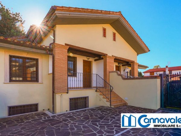 casa indipendente in vendita a Roma in zona Infernetto