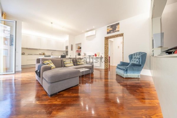 appartamento in vendita a Roma in zona Appio Latino