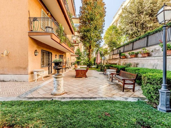 appartamento in vendita a Roma in zona Torrino