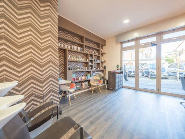 negozio in vendita a Roma in zona Alessandrino