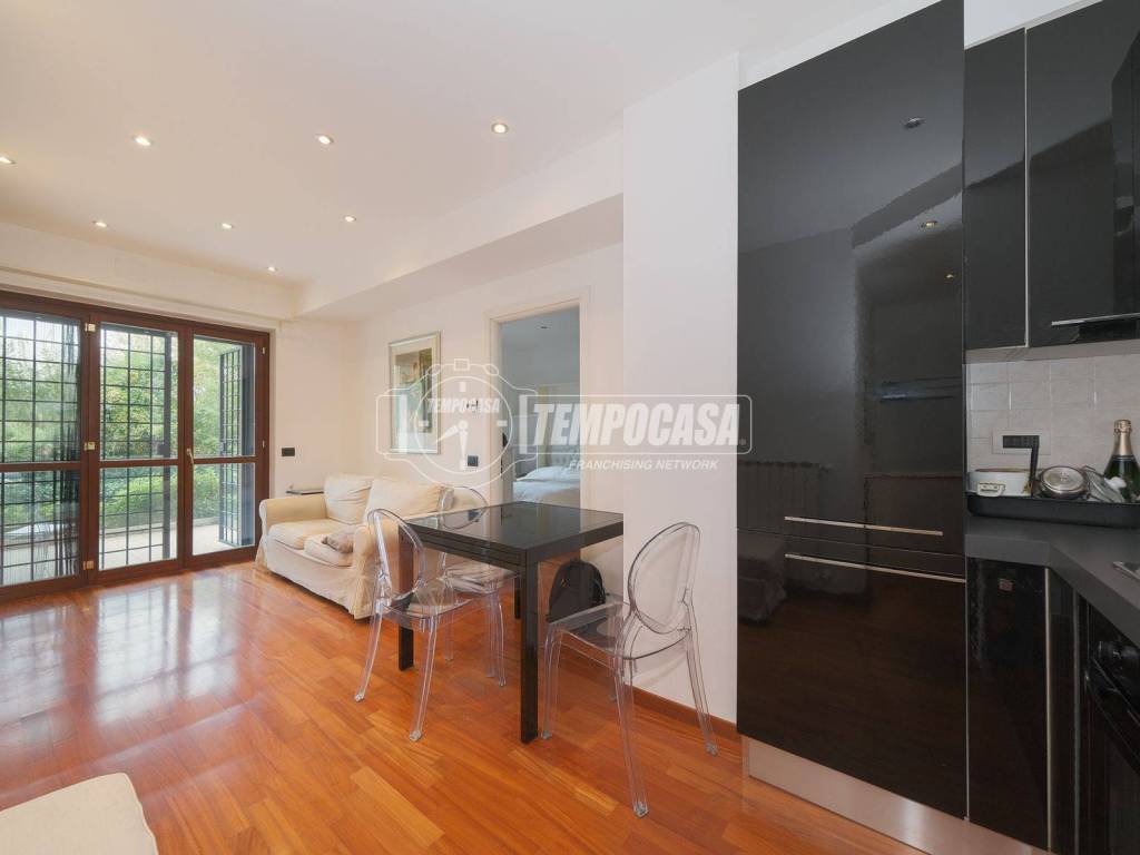 appartamento in vendita a Roma in zona Tomba di Nerone