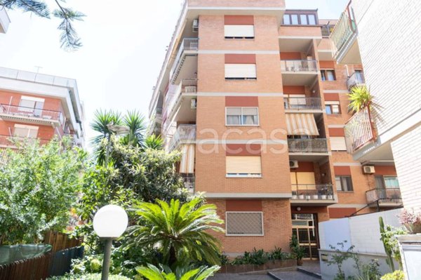 appartamento in vendita a Roma in zona Ostia