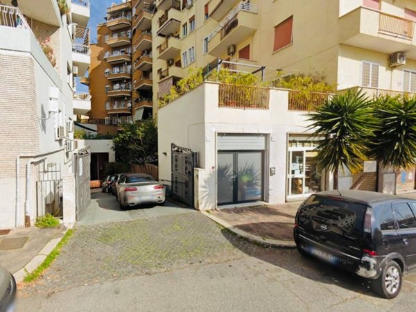 negozio in vendita a Roma in zona Nomentano