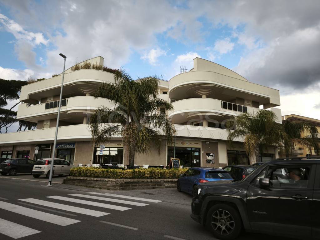 appartamento in vendita a Roma in zona Casalotti