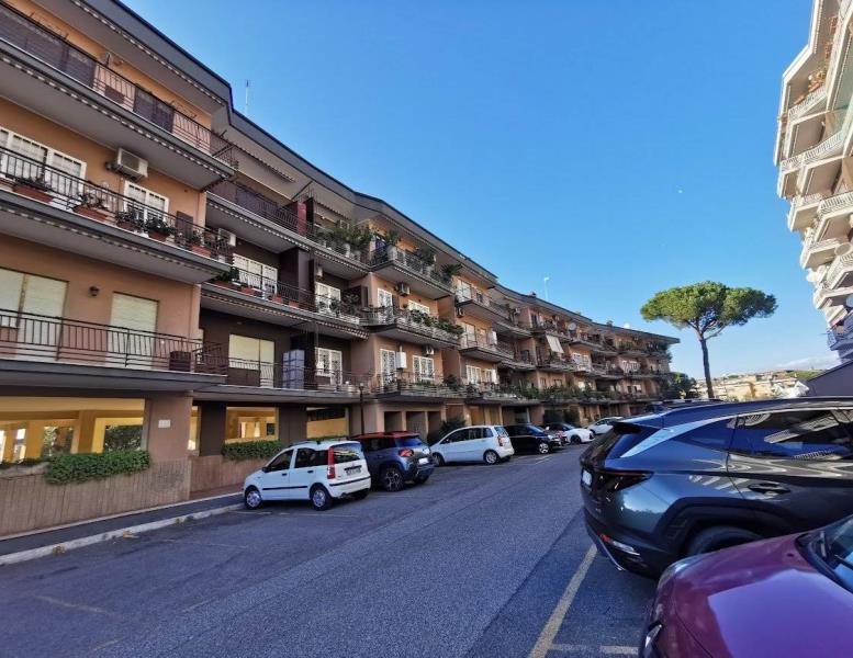 appartamento in vendita a Roma in zona Colle del Sole