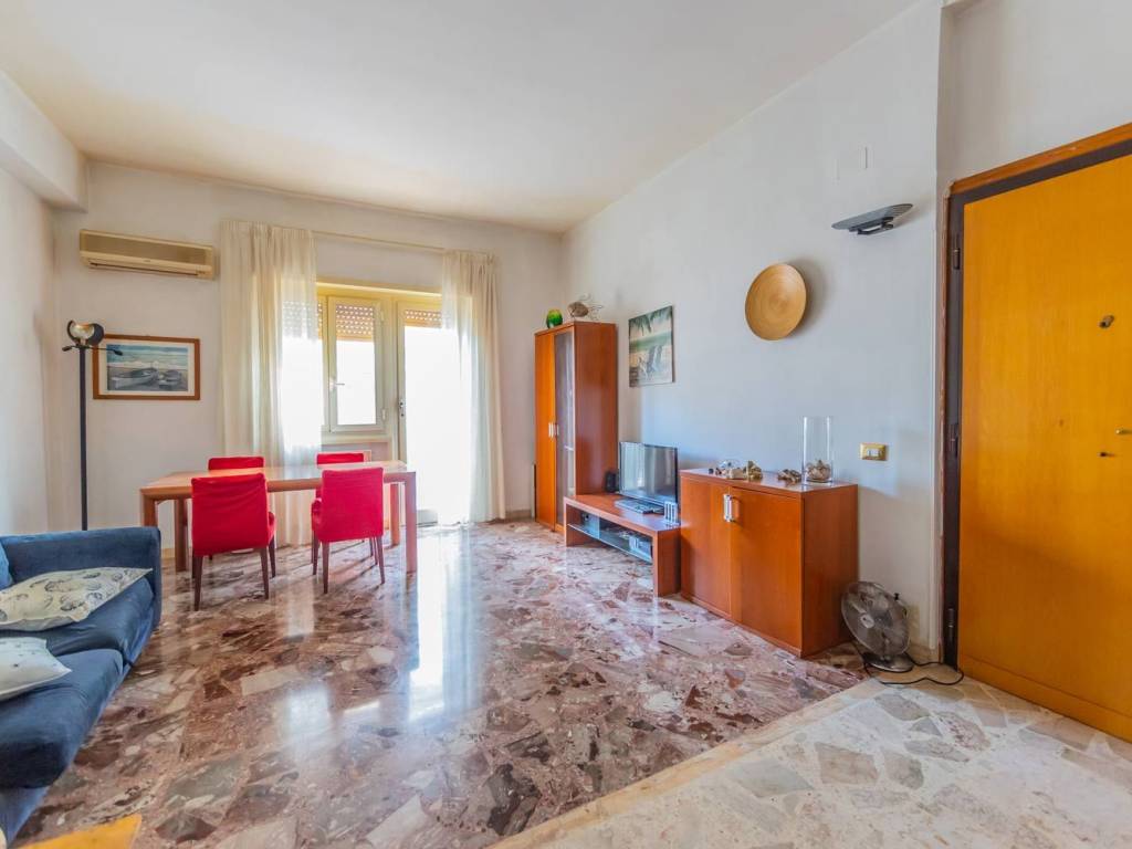 appartamento in vendita a Roma in zona Torre Maura