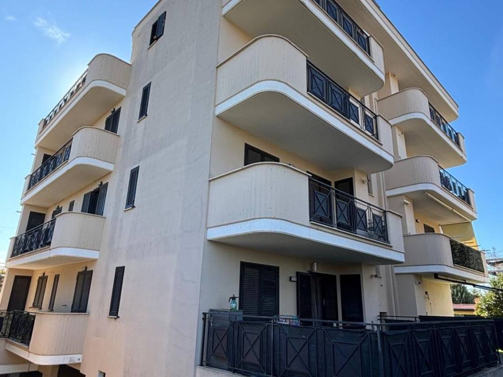 appartamento in vendita a Roma in zona Romanina