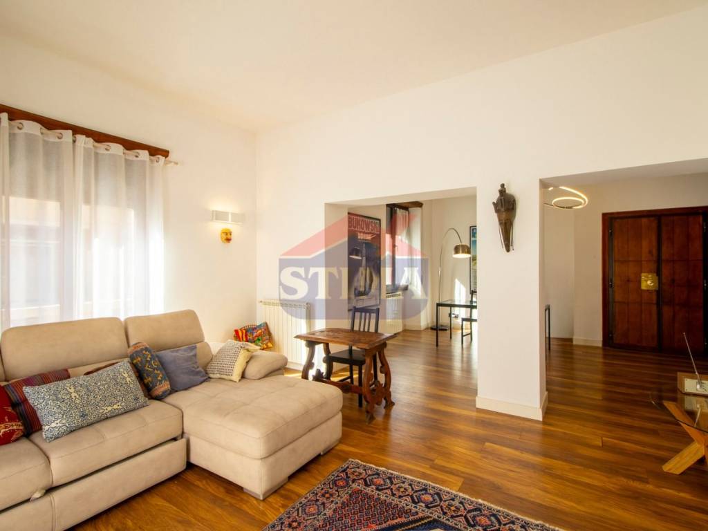 appartamento in vendita a Roma in zona Rione Monti/Campitelli