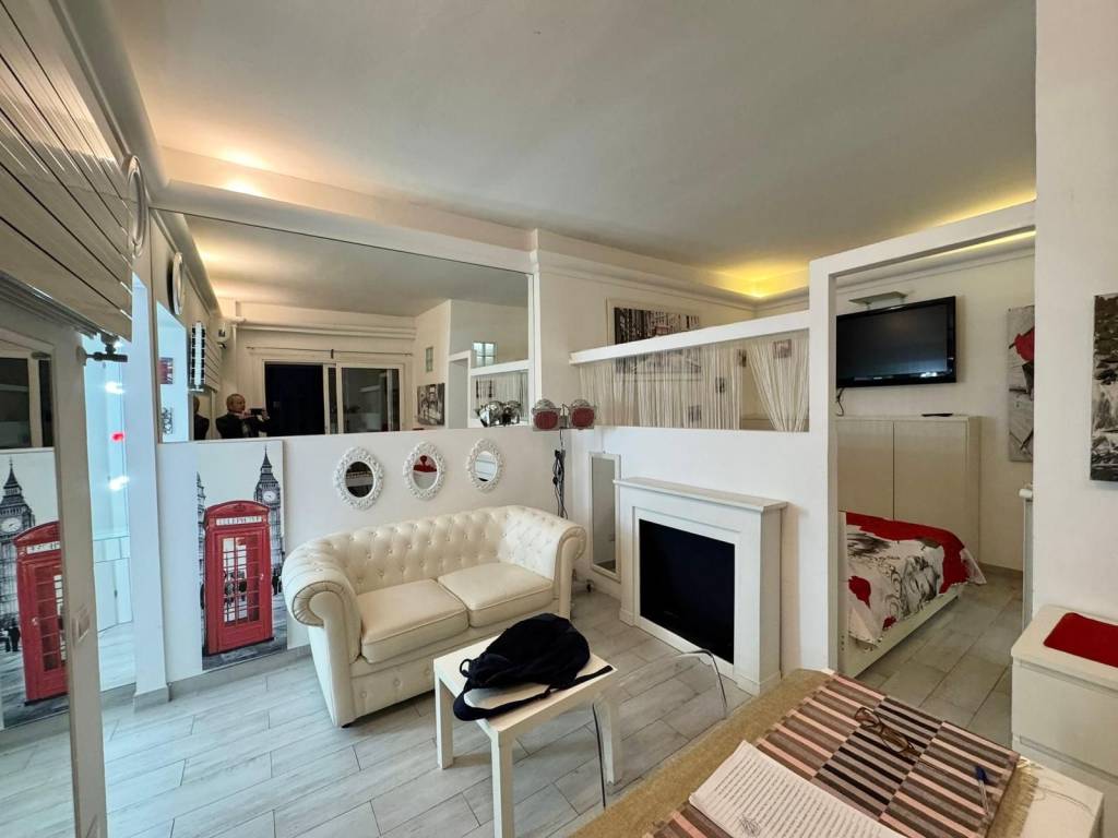 appartamento in vendita a Roma in zona Cinecittà