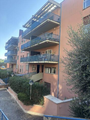 appartamento in vendita a Roma in zona Axa