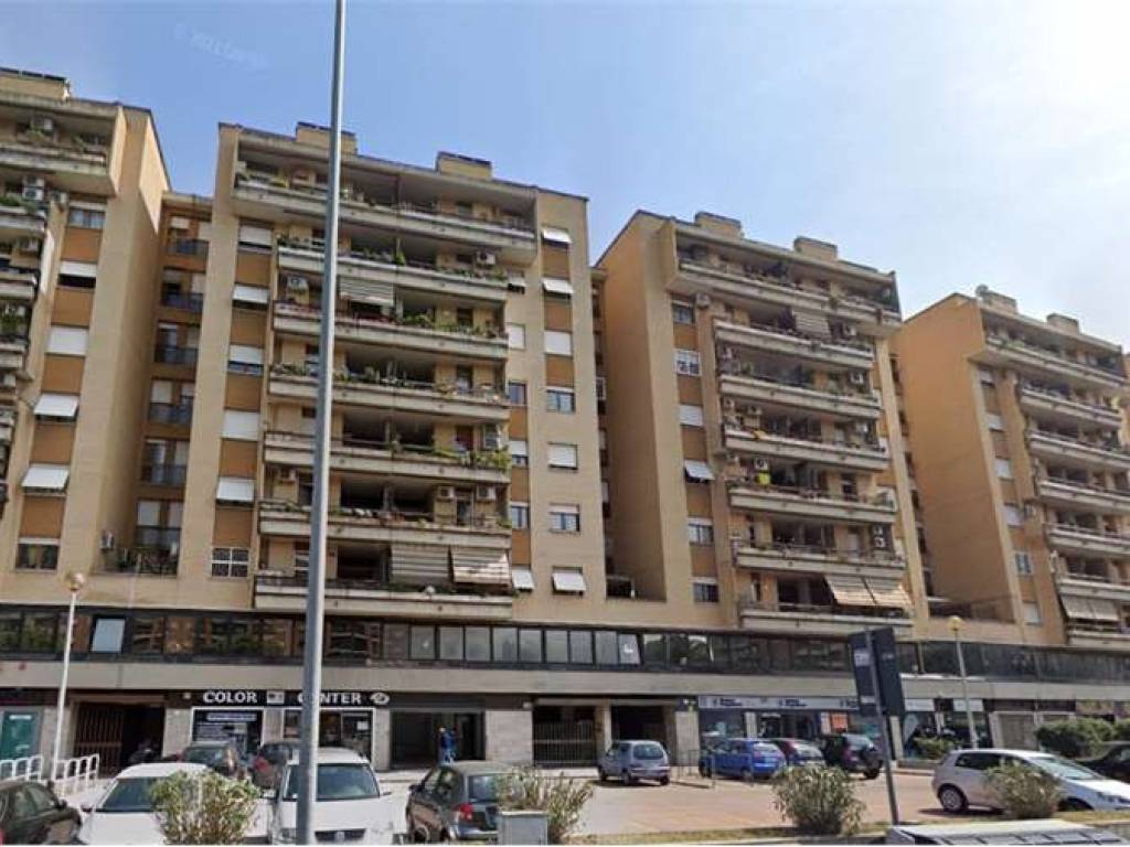 appartamento in vendita a Roma in zona Cinecittà