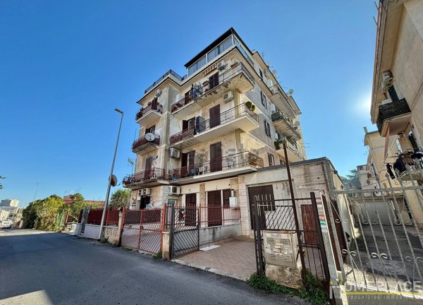 appartamento in vendita a Roma in zona Torre Angela