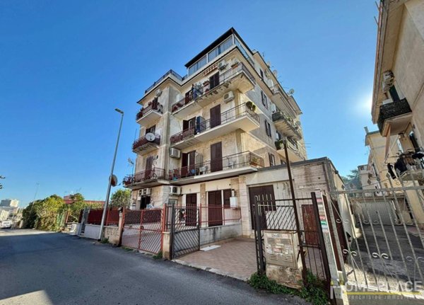 appartamento in vendita a Roma in zona Torre Angela