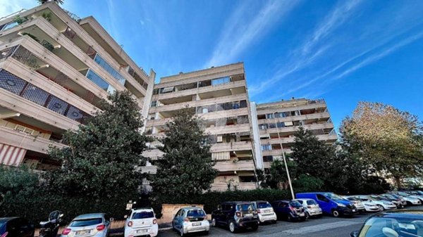 appartamento in vendita a Roma in zona Ardeatino