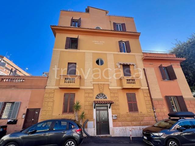 appartamento in vendita a Roma in zona Tuscolano