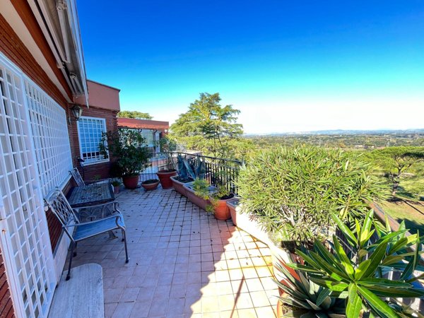 casa indipendente in vendita a Roma in zona Grottarossa