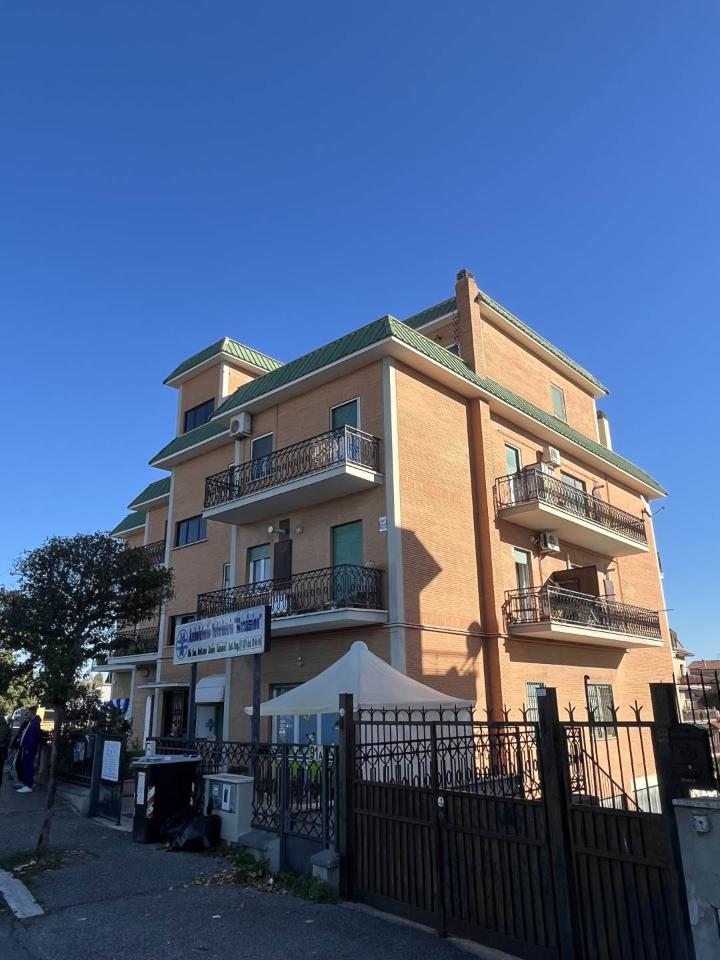 appartamento in vendita a Roma in zona Massimina/Casal Lumbroso