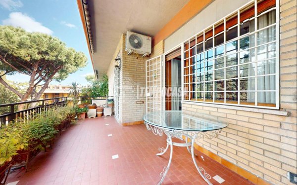 appartamento in vendita a Roma in zona Mostacciano