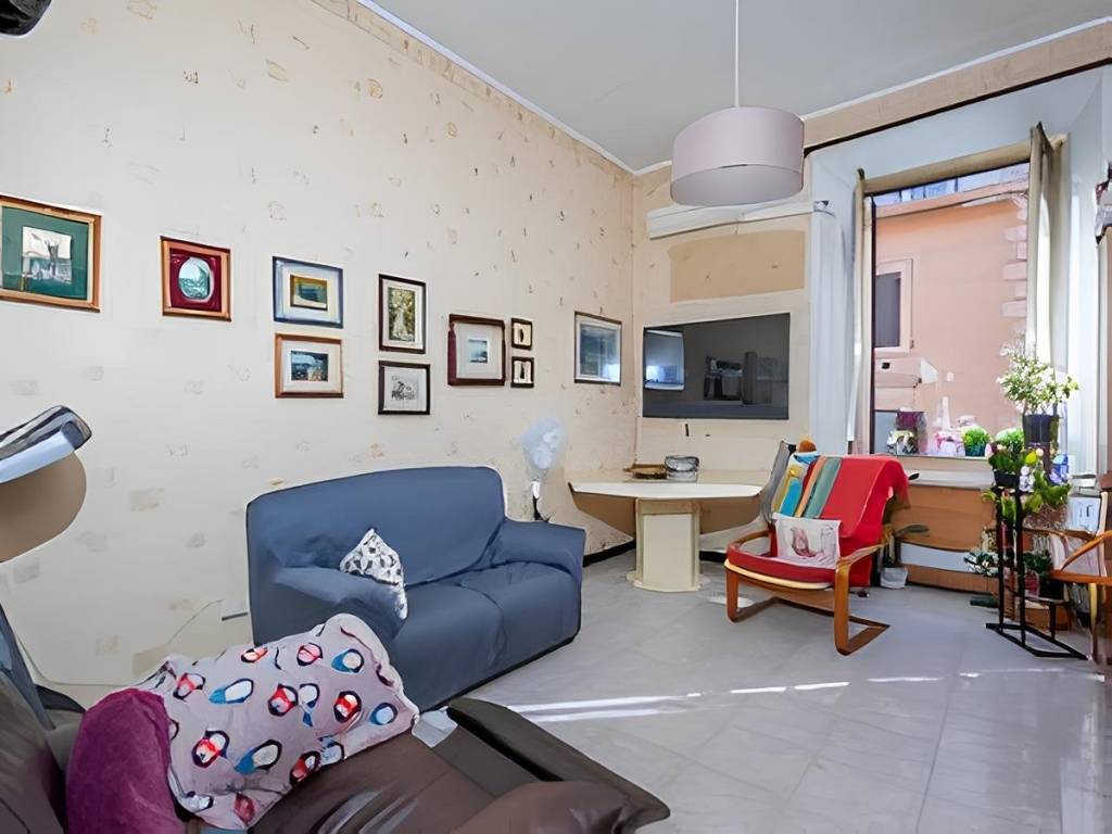 appartamento in vendita a Roma in zona Castro Pretorio