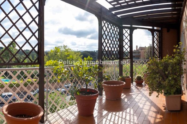 appartamento in vendita a Roma in zona Ardeatino