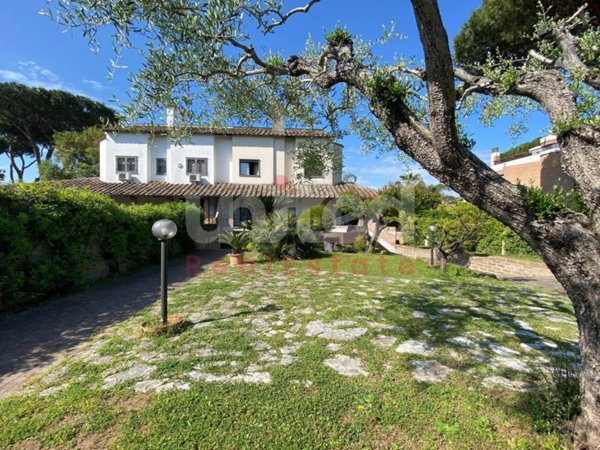 casa indipendente in vendita a Roma in zona Axa