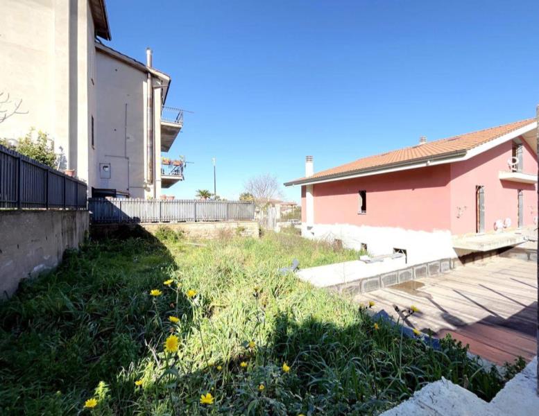 casa indipendente in vendita a Roma in zona Casal Morena