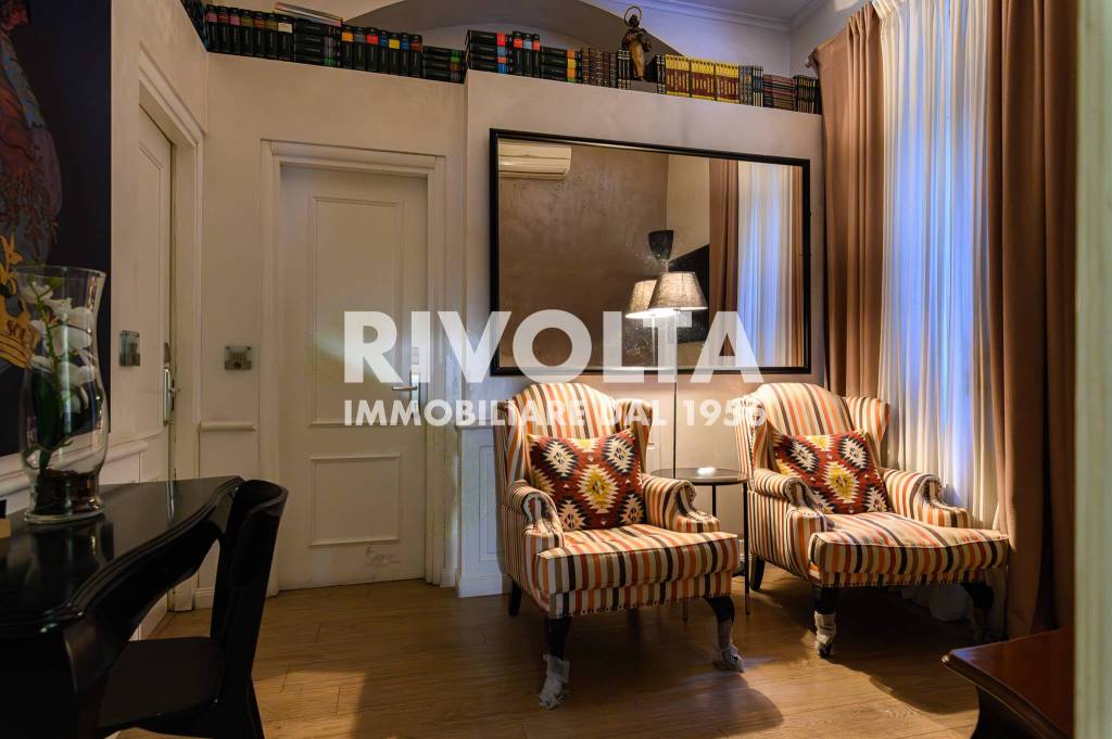 negozio in vendita a Roma in zona Trevi-Colonna