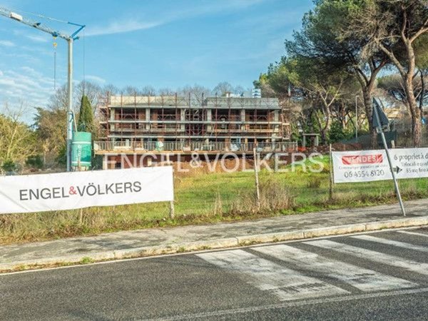 casa indipendente in vendita a Roma in zona Giuliano Dalmata