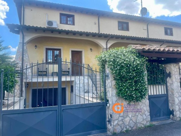 casa indipendente in vendita a Roma in zona Trigoria