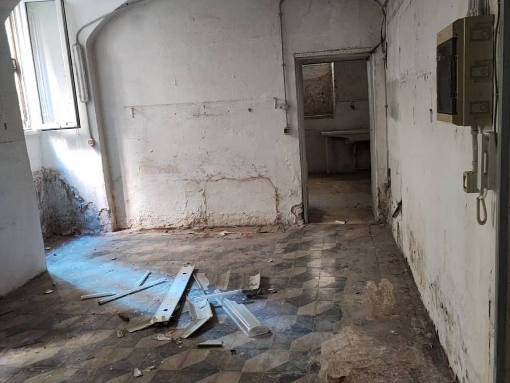 negozio in vendita a Roma in zona Castro Pretorio