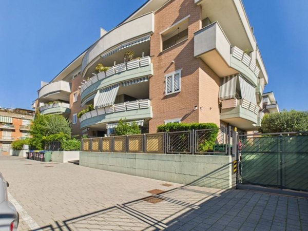 appartamento in vendita a Roma in zona Dragona/Bagnoletto