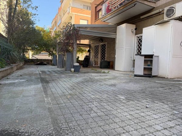 appartamento in vendita a Roma in zona Giuliano Dalmata