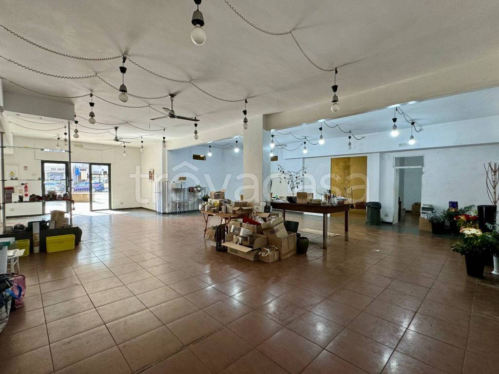 negozio in vendita a Roma in zona Tor di Quinto