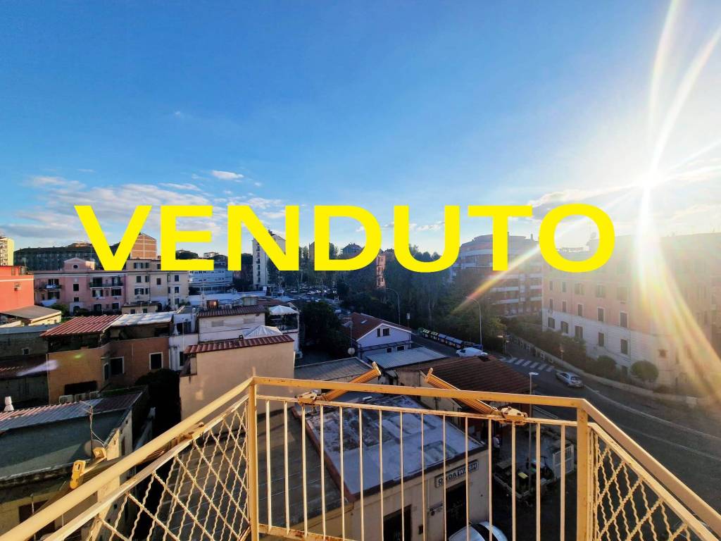 appartamento in vendita a Roma in zona Appio Claudio