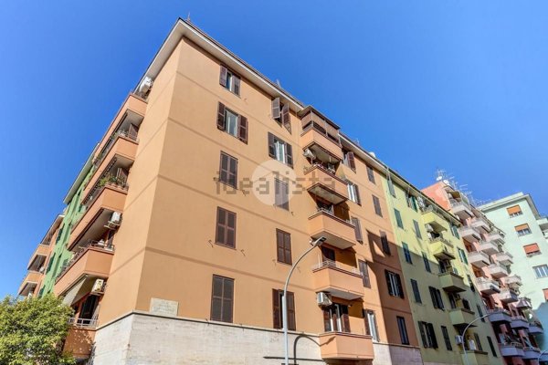 appartamento in vendita a Roma in zona Tuscolano