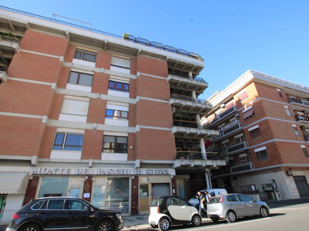 appartamento in vendita a Roma in zona Ostia