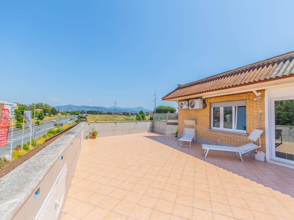 appartamento in vendita a Roma in zona Romanina