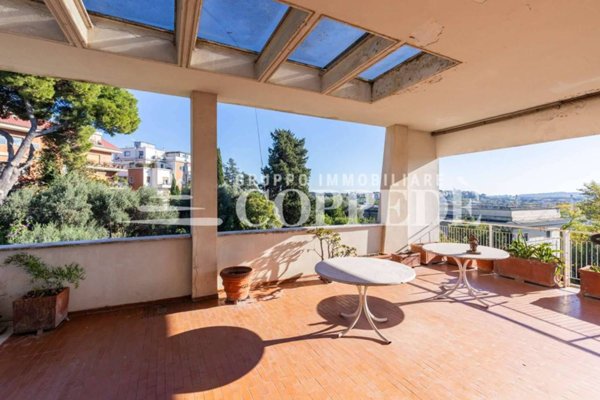 appartamento in vendita a Roma in zona Tor di Quinto