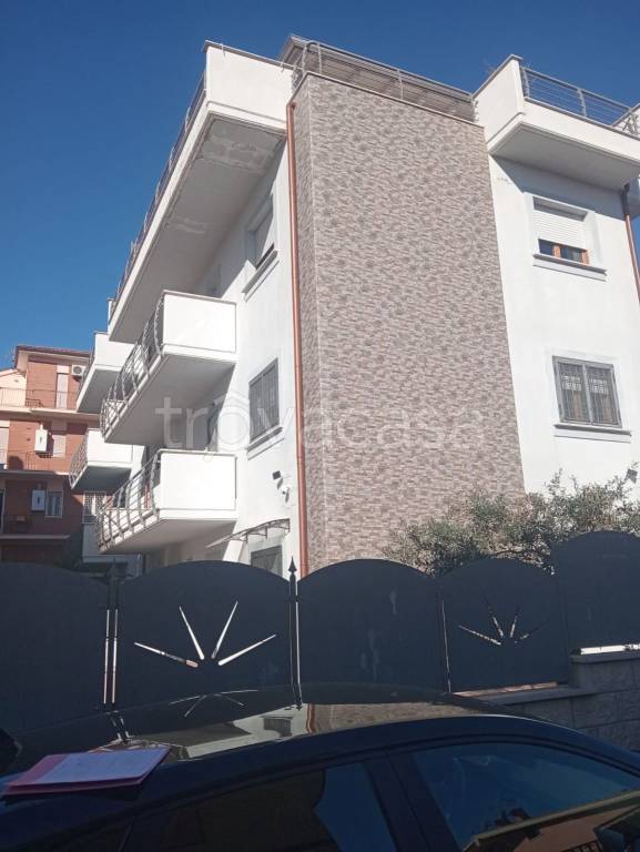appartamento in vendita a Roma in zona Finocchio