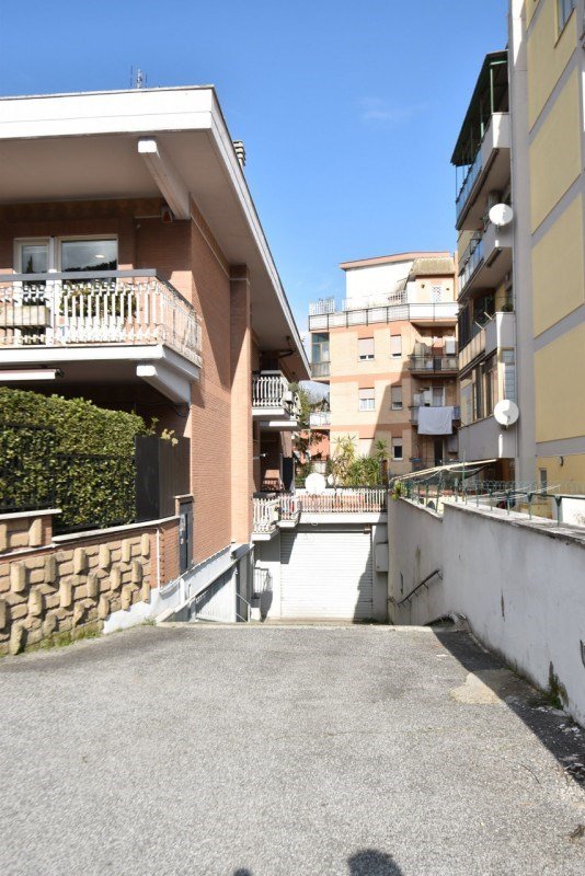 negozio in vendita a Roma in zona Gianicolense