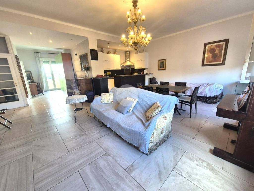 appartamento in vendita a Roma in zona Tuscolano