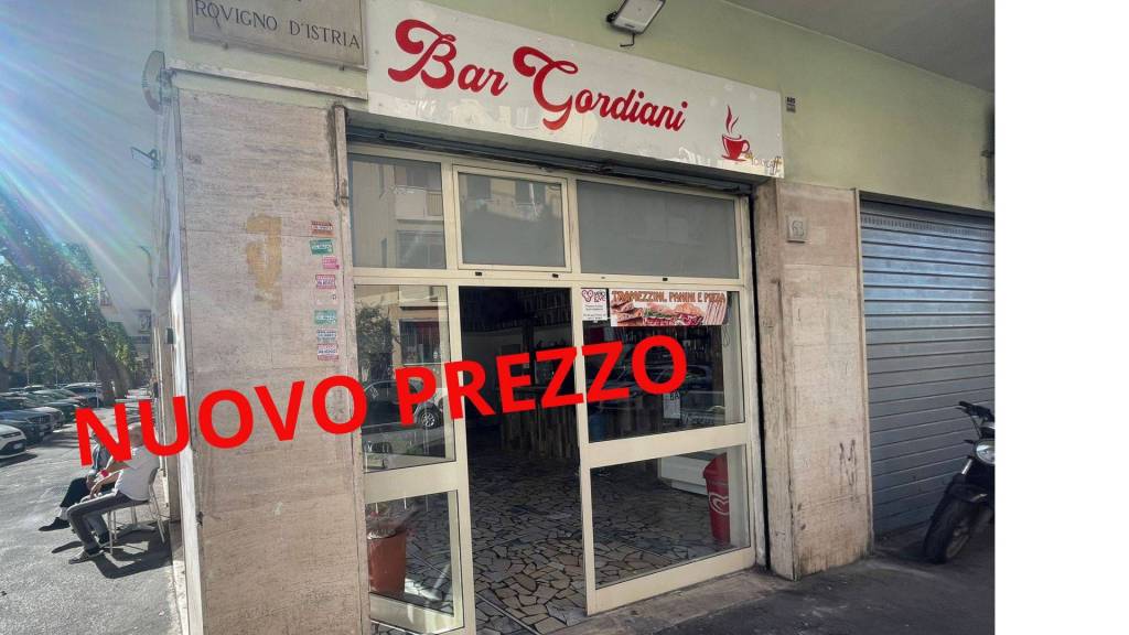 casa indipendente in vendita a Roma in zona Prenestino-Labicano